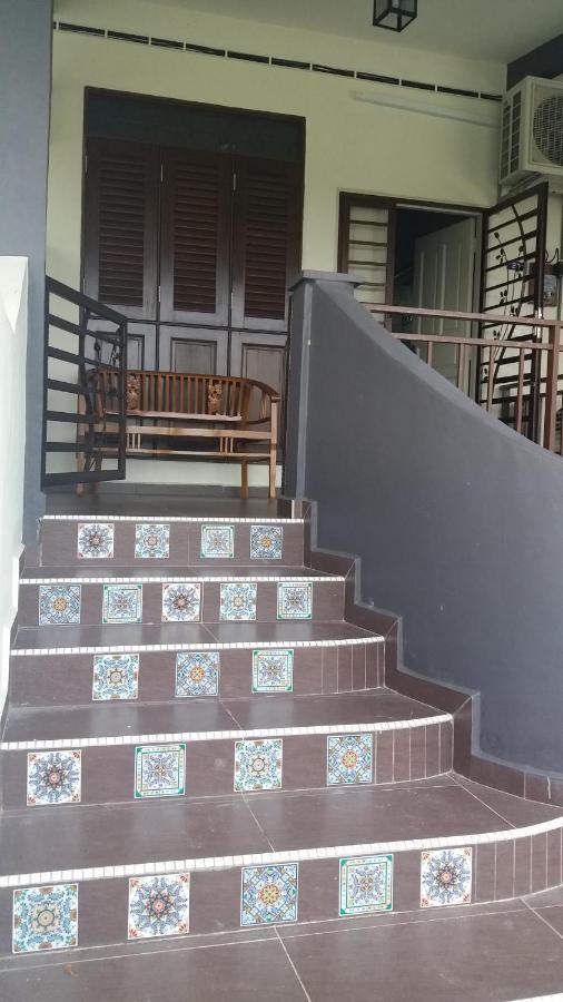 Teratakmuslim H'H Villa Malacca Exterior photo